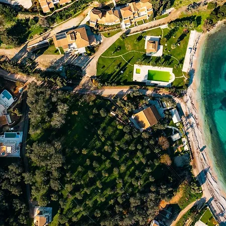 Breeze & Coco By Konnect, Avlaki Villa