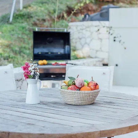 Breeze & Coco By Konnect, Avlaki Villa *