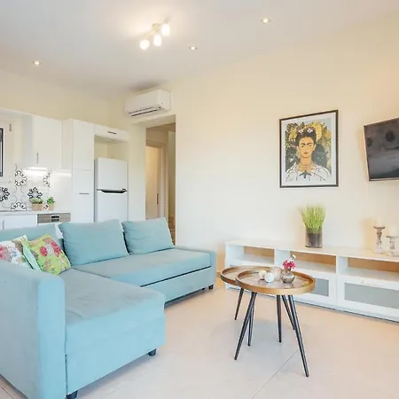 Villa Breeze & Coco By Konnect, Avlaki