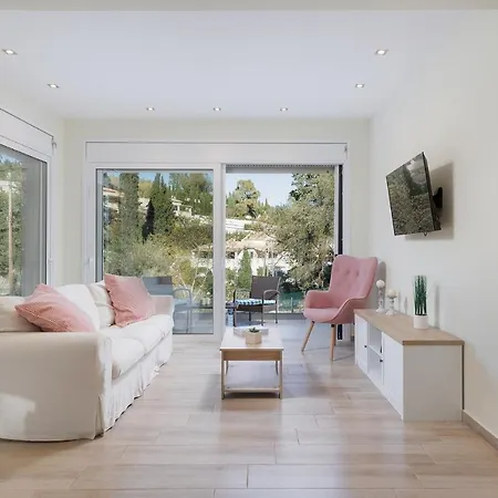 Breeze & Coco By Konnect, Avlaki Villa Kassiopi